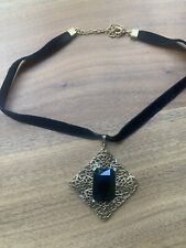 Suzi B Vintage Chocker Necklace Black Velvet Gold Tone Metal
