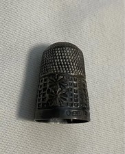 Vintage silver thimble. Floral
