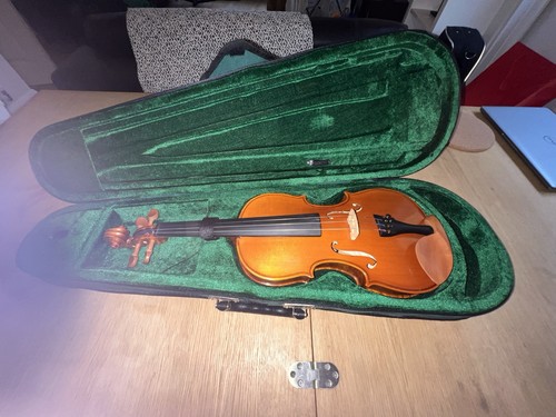 Beautiful violin with case - 3/4,