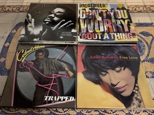 A COLLECTION OF 55 SOUL, HOUSE, FUNK, R & B VINYL 12" REMIX SINGLES - PRE OWNED