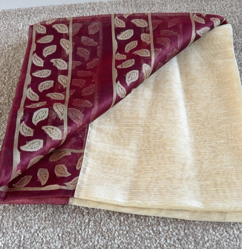 Burgundy gold square - burgundy,