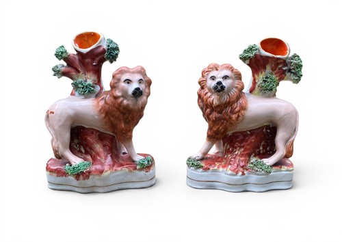 Staffordshire pottery lion - pottery,