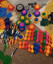 Assorted Mixed Colours K'nex Pieces Various Sizes And Shapes 349 Pieces Joblot
