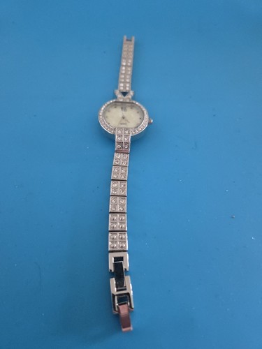 Ladies quartz yess - ladies,