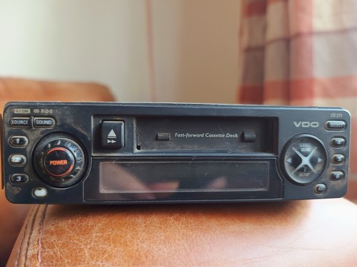 Vdo 211 car radio - 211,