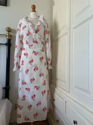 Ghost pink white - pink, floral