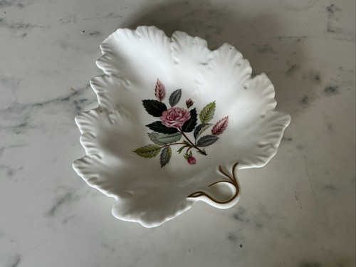 Wedgwood hathaway rose leaf - hathaway,