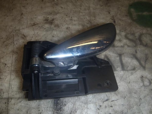 Interior left rear handle - interior,