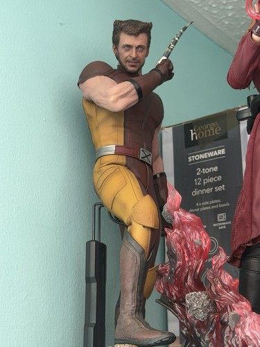 Hot toys deadpool and - deadpool,