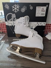 SFR Galaxy Ice Skates Figuer