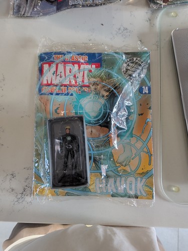 The classic marvel - classic, figurine
