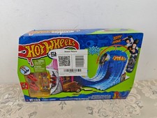 Hot Wheels Skate Amusement Park Skate Set, with 1 Exclusive Tony Hawk Fingerboar