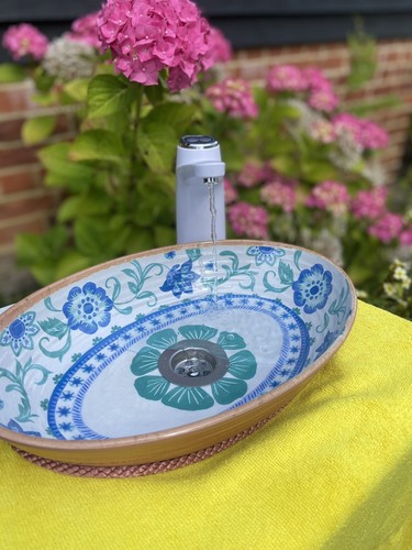 Campervan sink hand paint - campervan,