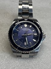 Victorinox Mens Swiss Made Silver Bracelet Watch. 