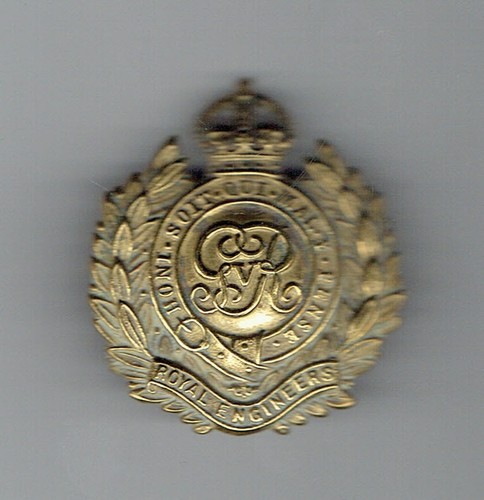 Royal engineers cap badge - cap, badge.