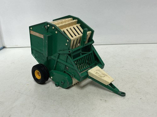 Britains farmhand round bale - britains,