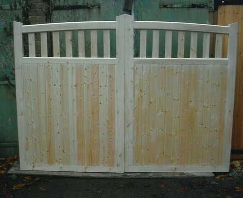 Wooden driveway gates surrey - wooden,
