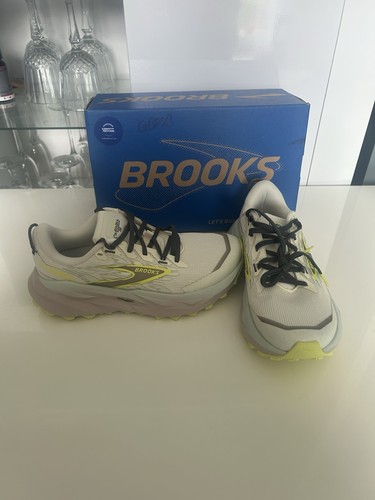 Bnib womens brooks cascadia - bnib,