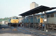 Approx 32 original 35mm negatives of diesels types