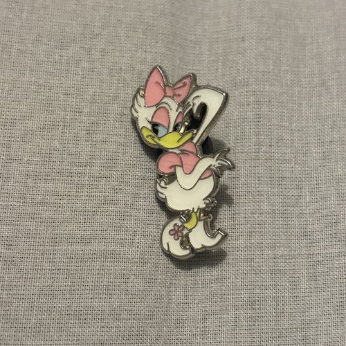 Daisy duck pin - daisy,