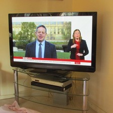 PANASONIC VIERA 42" SMART TV