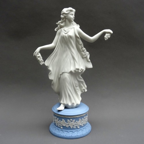 Wedgwood vine berry - &,