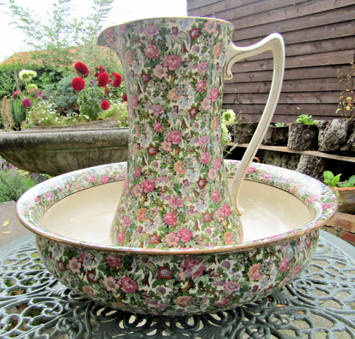 Very large crown ducal ware - large,