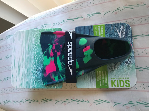 New kids speedo swim - new, size