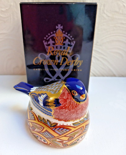 Royal crown derby nesting - crown,