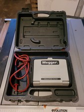 Megger MIT320 Portable