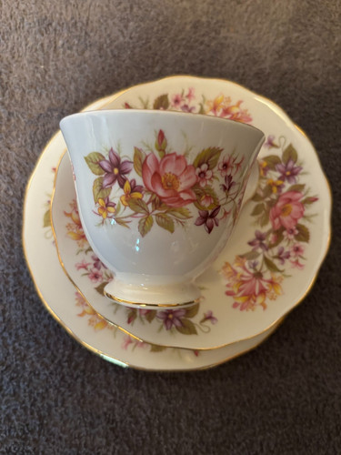 Bone china colclough trio made - bone,