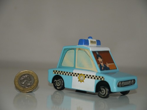 Postman pat pull back police - pat,