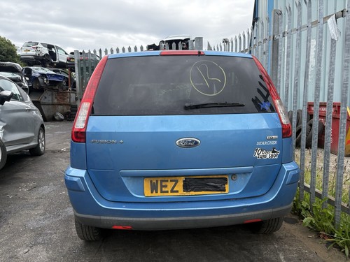 Ford fusion hatchback door - fusion,