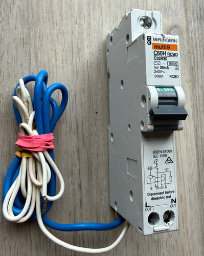 Merlin gerin 32a type - type, c