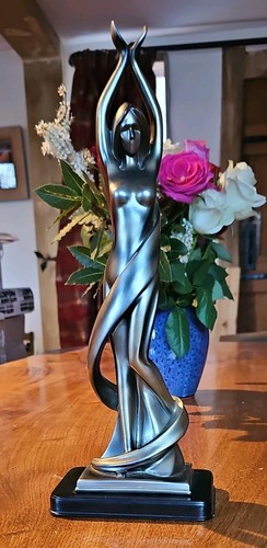 Nude dancing women - nude, figurine