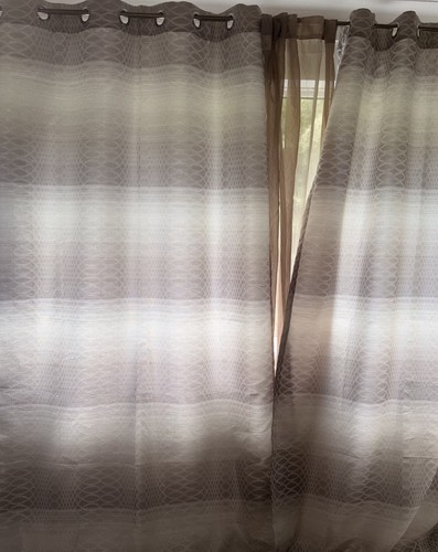 Pair neutral stripe - of, eyelet