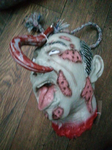 Severed head - severed,