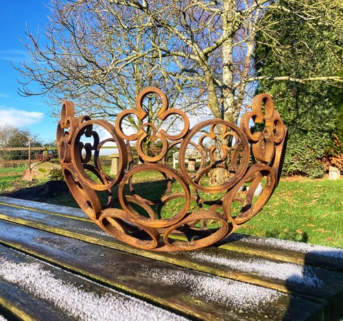 Metal rusty garden - metal, modern