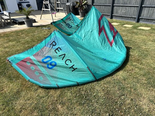 North reach kitesurfing - 9m,