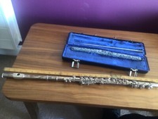 Little used Selmer Buescher silver plated flute is hard case