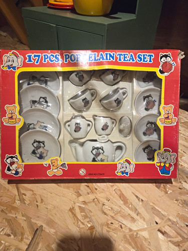 17pc porcelain cat - cat, tea