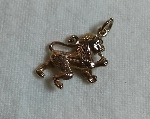 Gorgeous solid 9ct - gorgeous,