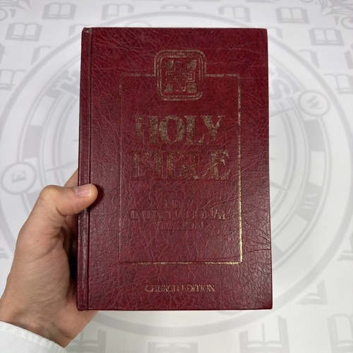Holy bible new international - holy,