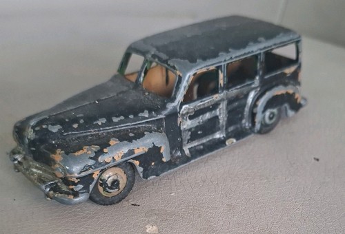 Dinky toys plymouth 27f - dinky,