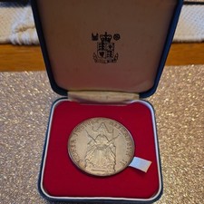 1977 Great Britain Elizabeth II Silver Jubilee Queen’s Award Boxed Silver Medal 