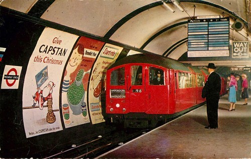 London piccadilly circus - london, tube