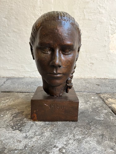 Modernist sculpture - modernist,
