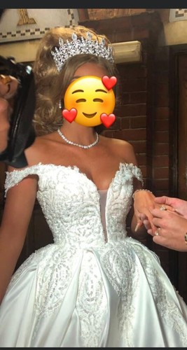 Beautiful wedding dress for