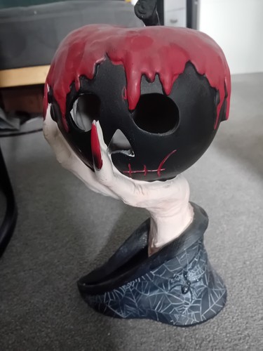 Damaged maxx halloween - tk,