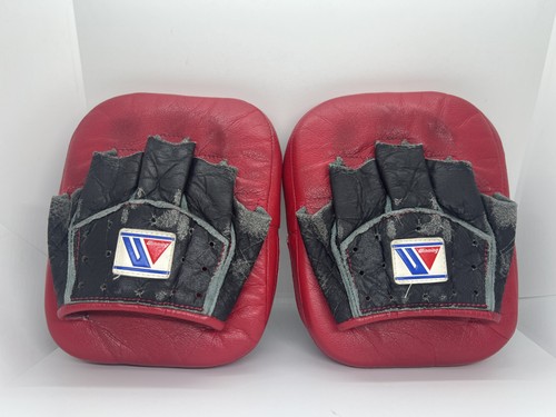Winning boxing mitts - cm-10, red